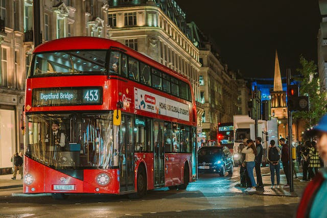 London airport shuttle bus service